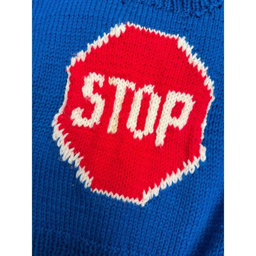 Sweater Vintage hand‎ knit STOP sign